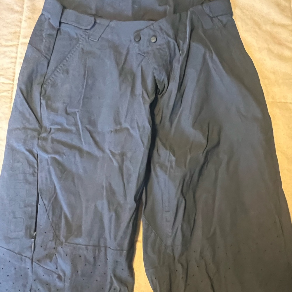 Giro mountain bike shorts size 40